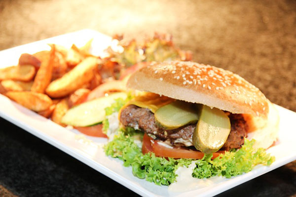 Burger and Fries - Image Credit: https://pixabay.com/en/users/innitech-1011046/